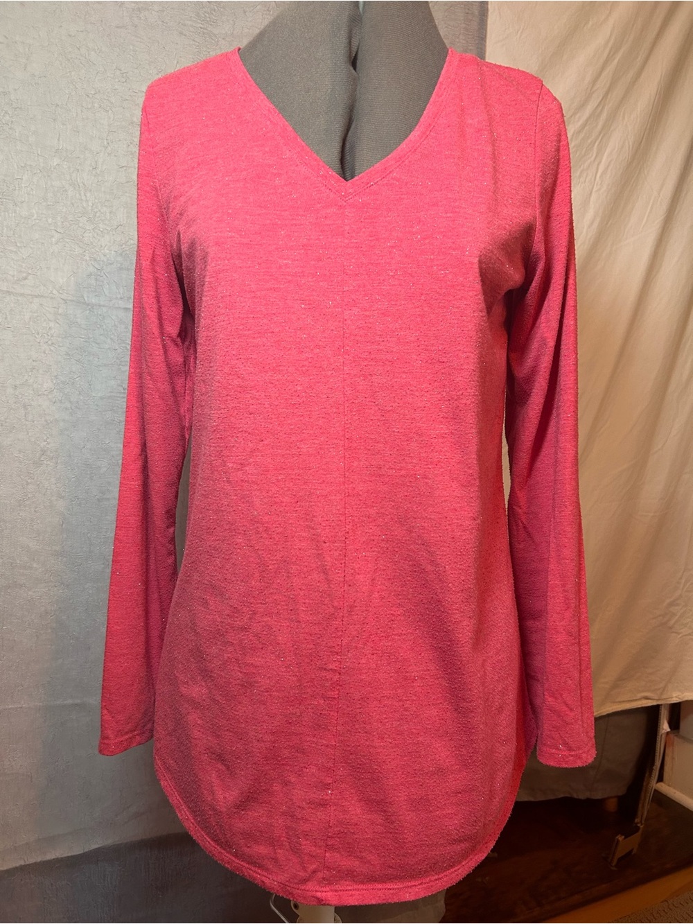 Apt. 9 Red V-Neck Tunic with Subtle sparkling Heather